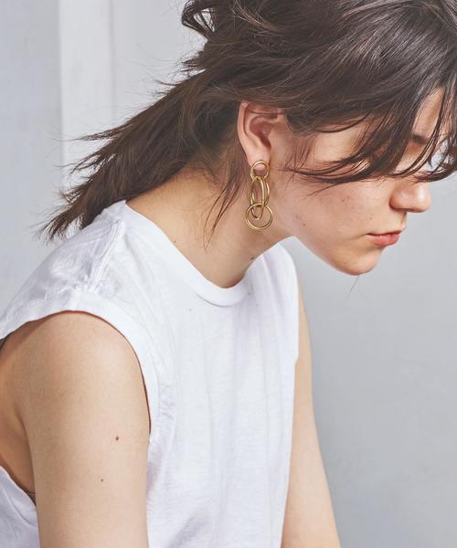 SOKO（ソコ）の「＜SOKO（ソコ）＞QUAD リングモチーフ ピアス（ピアス（両耳用）・レディース・ゴールド・FREE）」の6枚目の写真