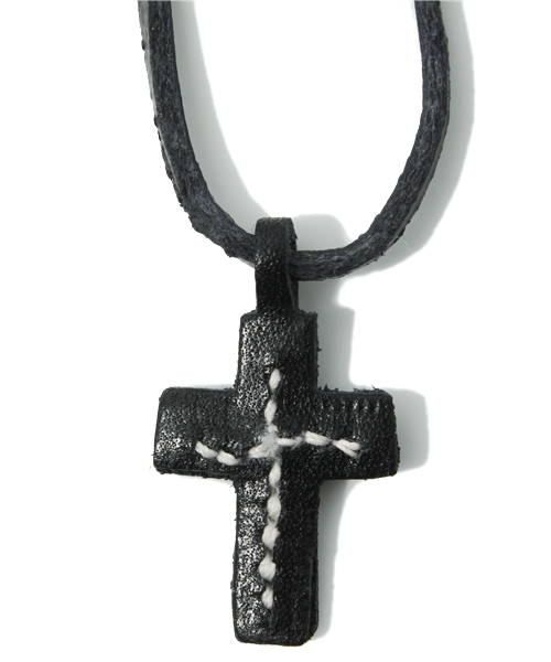 BEAMS（ビームス）の「ANGLO LEATHER CRAFT / クロス レザーネックレス（ネックレス・メンズ・ホワイト/ブラック/ブラウン/グリーン/ブルー系その他・ONE SIZE）」の10枚目の写真