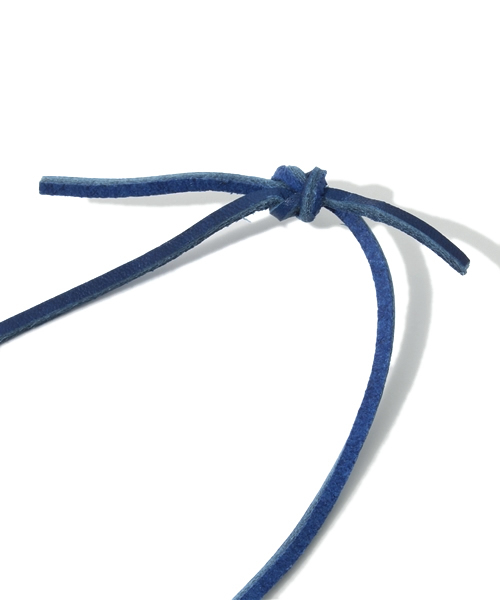 BEAMS（ビームス）の「ANGLO LEATHER CRAFT / クロス レザーネックレス（ネックレス・メンズ・ホワイト/ブラック/ブラウン/グリーン/ブルー系その他・ONE SIZE）」の8枚目の写真