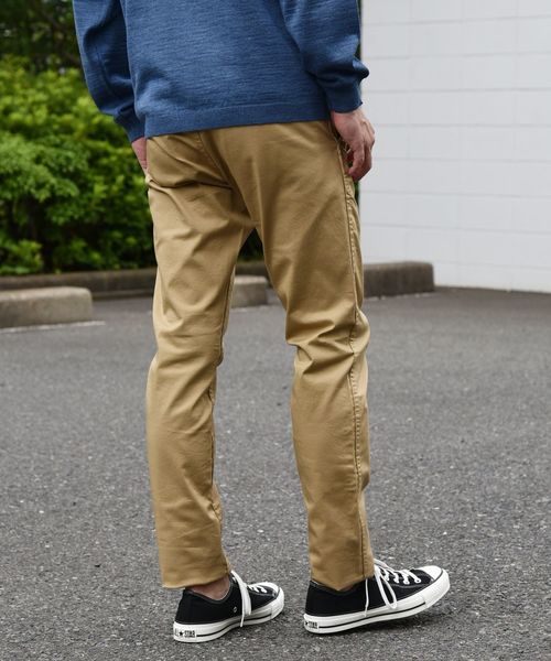 SHIPS(シップス)の「SC: カラー テーパード チノパンツ 19FW(チノパンツ・メンズ・チャコールグレー/ブラック/ネイビー/ブルー/レンガ/ベージュ/ナチュラル/オリーブ・32inch/30inch/34inch/31inch/29inch/33inch)」の16枚目の写真