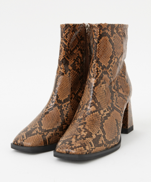 LOWRYS FARM(ローリーズファーム)の「スクエアヒールブーツ 854606(ブーツ・レディース・ブラック/ブラウン/パイソン・MEDIUM/LARGE)」の7枚目の写真