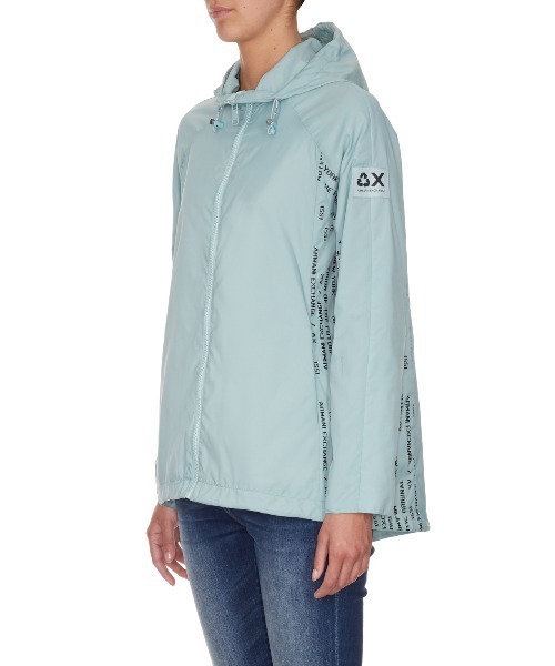 ARMANI EXCHANGE(アルマーニエクスチェンジ)の「【A|Xアルマーニ エクスチェンジ】リサイクルナイロン サイドロゴジップアップフーディ(ナイロンジャケット・レディース・ブラック/ライトブルー・SMALL/X-SMALL/MEDIUM/LARGE)」の3枚目の写真