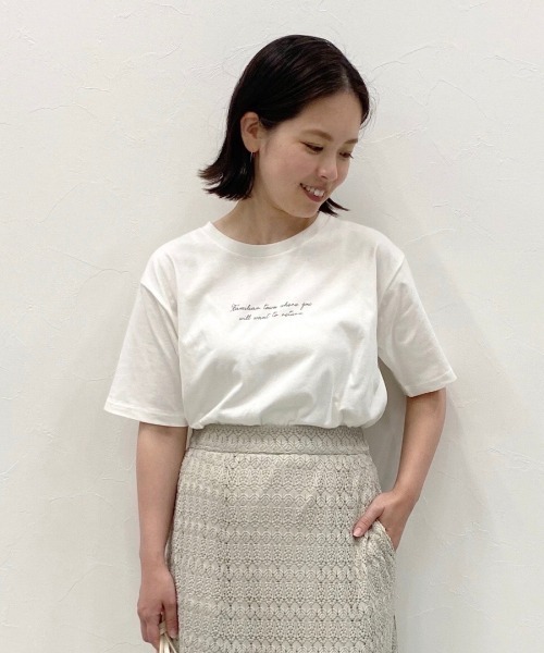 GLOBAL WORK（グローバルワーク）の「アソートプリントＴ/875212（Tシャツ/カットソー・レディース・ホワイト/ホワイト系その他2/ベージュ系その他3/アイボリー/ブラック/ホワイト系その他3/ダークグレー・MEDIUM/LARGE）」の17枚目の写真