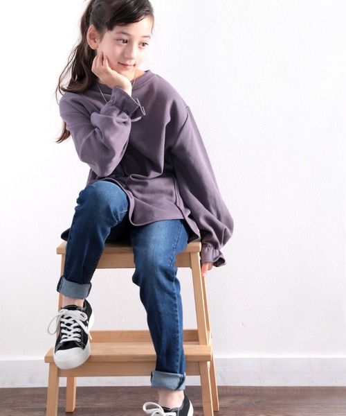 classicalelf（クラシカルエルフ）の「キッズ パフスリーブクルーネックシンプル無地プルオーバーカットソー(長袖)（スウェット・キッズ・パープル/アイボリー/モカ・130/140/150）」の13枚目の写真