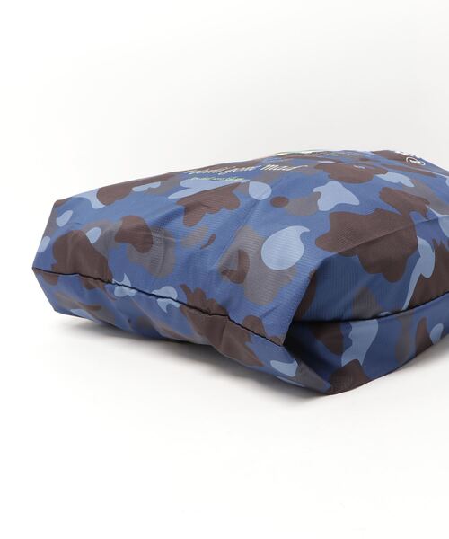 A BATHING APE（アベイシングエイプ）の「COLOR CAMO SHOPPING BAG L M（エコバッグ/サブバッグ・メンズ・パープル/ネイビー/レッド・LARGE）」の16枚目の写真