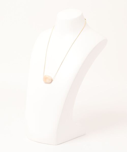 Adam et Rope' Le Magasin（アダムエロペルマガザン）の「マーブルストーントップネックレス（ネックレス・レディース・ベージュ・FREE）」の2枚目の写真