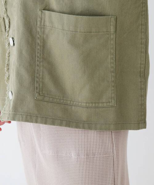SHOO・LA・RUE(シューラルー)の「◆フリンジVネックジャケット(ミリタリージャケット・レディース・オリーブ/アイボリー・02/03)」の4枚目の写真