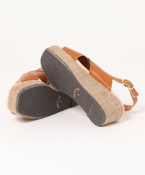 Te chichi TERRASSE（テチチテラス）の「ウエッジソールクロスサンダル（サンダル・レディース・キャメル/ブラック・SMALL/MEDIUM/LARGE）」の3枚目の写真