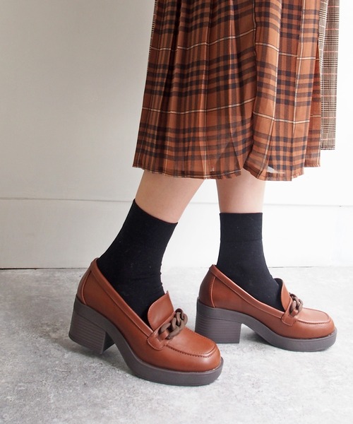 byあしながおじさん（バイアシナガオジサン）の「厚底ローファーパンプス　-8980615（ローファー・レディース・グリーン/アイボリー/ブラック/ブラウン・23.0cm/23.5cm/24.5cm/24.0cm/22.5cm）」の4枚目の写真