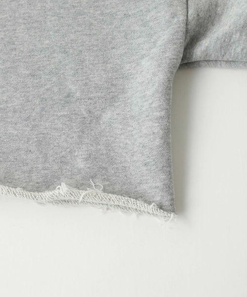 X-girl(エックスガール)の「PRISM PATCH CROPPED CREW SWEAT TOP(スウェット・レディース・ベージュ/ブラック/アッシュ/ライトブルー・S/M)」の7枚目の写真