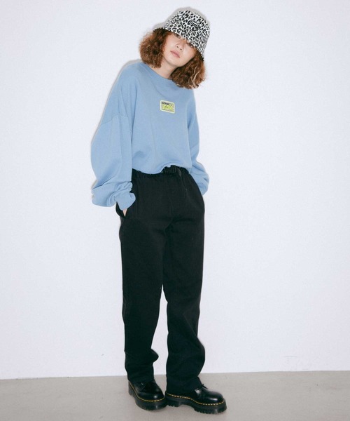 X-girl(エックスガール)の「PRISM PATCH CROPPED CREW SWEAT TOP(スウェット・レディース・ベージュ/ブラック/アッシュ/ライトブルー・S/M)」の15枚目の写真