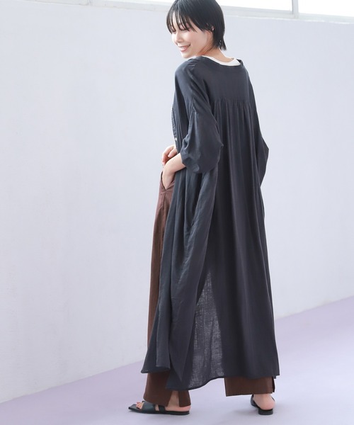 LAKOLE（ラコレ）の「ダブルガーゼバンドカラーワンピース / 950869（シャツワンピース・レディース・オフホワイト/スミクロ/ブラウン・SMALL/MEDIUM）」の3枚目の写真