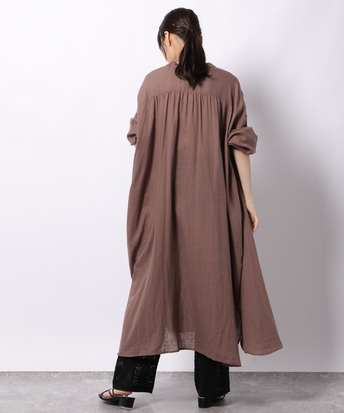 LAKOLE（ラコレ）の「ダブルガーゼバンドカラーワンピース / 950869（シャツワンピース・レディース・オフホワイト/スミクロ/ブラウン・SMALL/MEDIUM）」の9枚目の写真