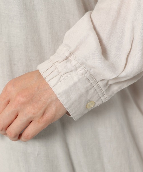 LAKOLE（ラコレ）の「ダブルガーゼバンドカラーワンピース / 950869（シャツワンピース・レディース・オフホワイト/スミクロ/ブラウン・SMALL/MEDIUM）」の19枚目の写真