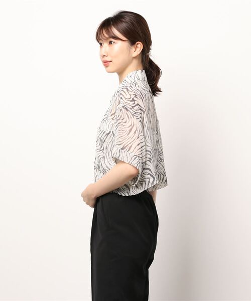 SPIRALGIRL（スパイラルガール）の「ゼブラ柄ハーフスリーブシアーシャツ（シャツ/ブラウス・レディース・オフホワイト/グレー系・FREE）」の10枚目の写真