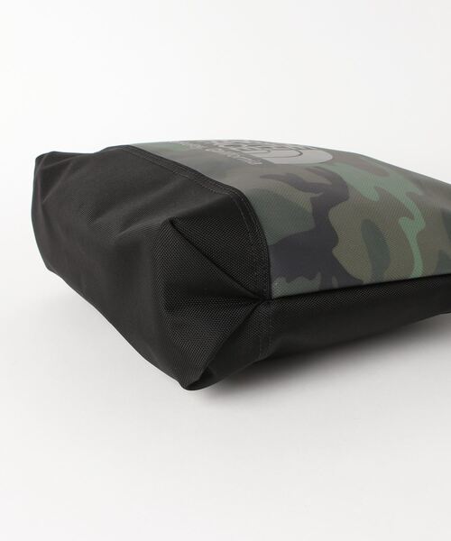 THE NORTH FACE(ザノースフェイス)の「THE NORTH FACE BC MUSETTE / ザ・ノース・フェイス BCミュゼット(トートバッグ・メンズ・ホワイト/ブラック/グリーン・FREE)」の4枚目の写真