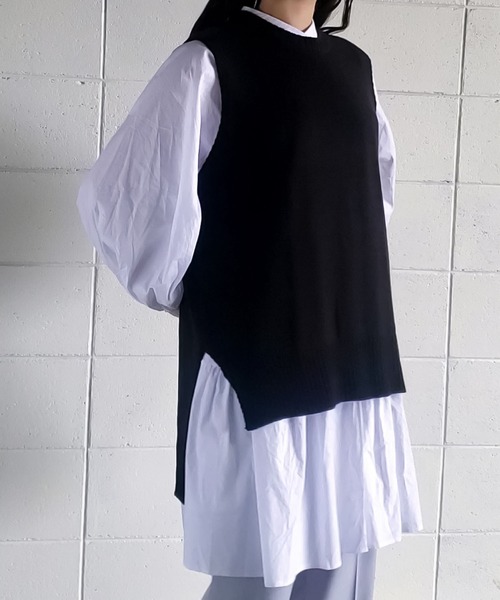 me+em select（ミームセレクト）の「【 8color 】バックオープンスリットニットベスト（ベスト・レディース・ブラック/ベージュ/ネイビー/ブラウン/カーキ/ピンク/アイボリー/スモークピンク・FREE）」の3枚目の写真