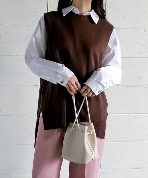 me+em select（ミームセレクト）の「【 8color 】バックオープンスリットニットベスト（ベスト・レディース・ブラック/ベージュ/ネイビー/ブラウン/カーキ/ピンク/アイボリー/スモークピンク・FREE）」の11枚目の写真