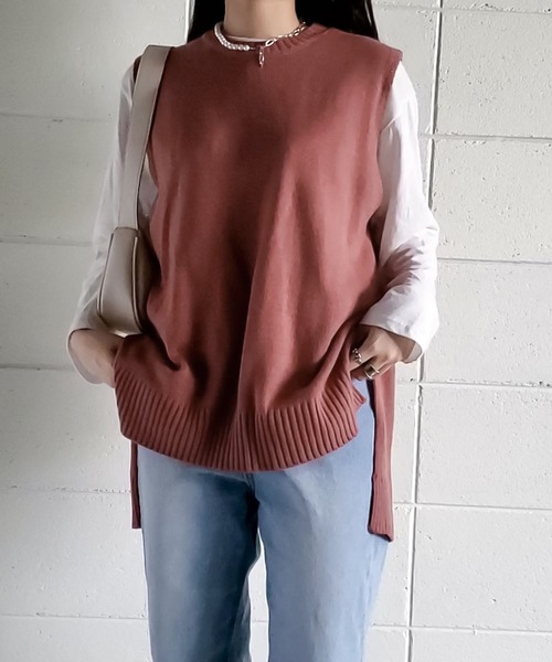 me+em select（ミームセレクト）の「【 8color 】バックオープンスリットニットベスト（ベスト・レディース・ブラック/ベージュ/ネイビー/ブラウン/カーキ/ピンク/アイボリー/スモークピンク・FREE）」の16枚目の写真