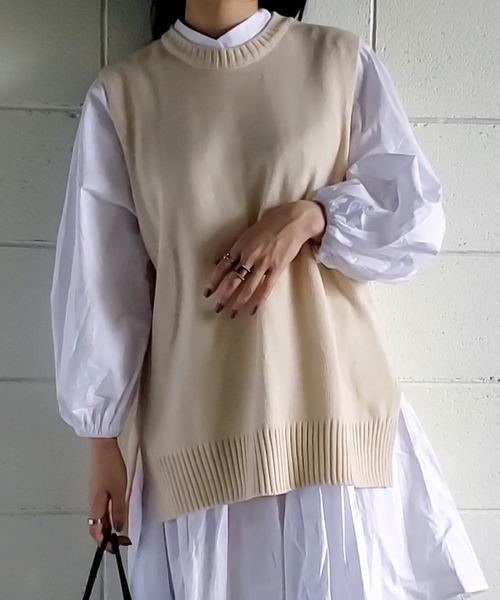 me+em select（ミームセレクト）の「【 8color 】バックオープンスリットニットベスト（ベスト・レディース・ブラック/ベージュ/ネイビー/ブラウン/カーキ/ピンク/アイボリー/スモークピンク・FREE）」の9枚目の写真