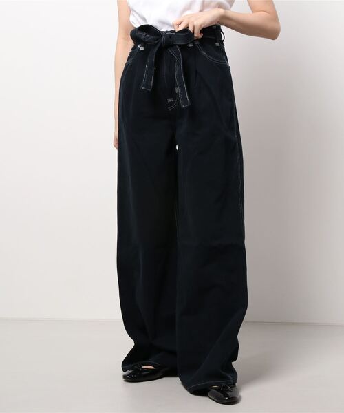 Levi's(リーバイス)の「LEVI'S WIDE LOOSE A1058-0002(デニムパンツ・レディース・インディゴブルー・25inch/26inch/27inch)」の2枚目の写真