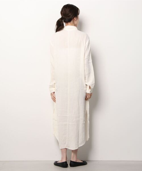 lacausa(ラコーザ)の「LACAUSA Soft Gauze Shirtdress(シャツワンピース・レディース・オフホワイト・SMALL)」の2枚目の写真