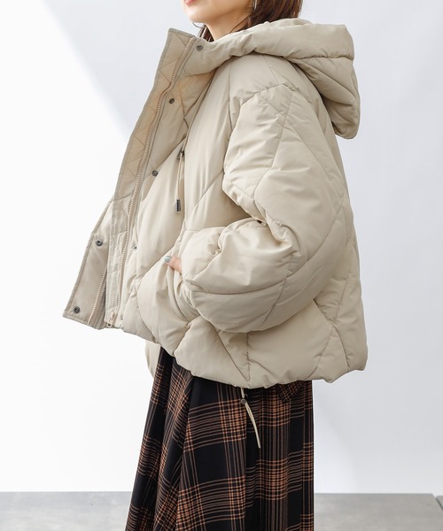 COLONY 2139（コロニートゥーワンスリーナイン）の「フード付ダイヤキルト中綿ジャケット（その他アウター・レディース・ブラック/アイボリー・MEDIUM/LARGE）」の5枚目の写真