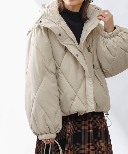 COLONY 2139（コロニートゥーワンスリーナイン）の「フード付ダイヤキルト中綿ジャケット（その他アウター・レディース・ブラック/アイボリー・MEDIUM/LARGE）」の6枚目の写真