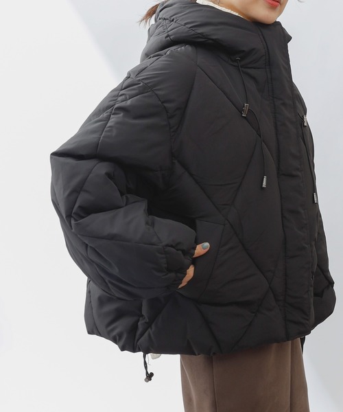 COLONY 2139（コロニートゥーワンスリーナイン）の「フード付ダイヤキルト中綿ジャケット（その他アウター・レディース・ブラック/アイボリー・MEDIUM/LARGE）」の14枚目の写真