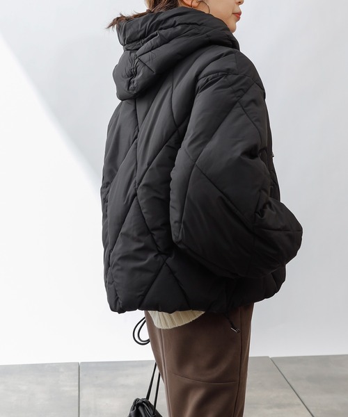 COLONY 2139（コロニートゥーワンスリーナイン）の「フード付ダイヤキルト中綿ジャケット（その他アウター・レディース・ブラック/アイボリー・MEDIUM/LARGE）」の16枚目の写真