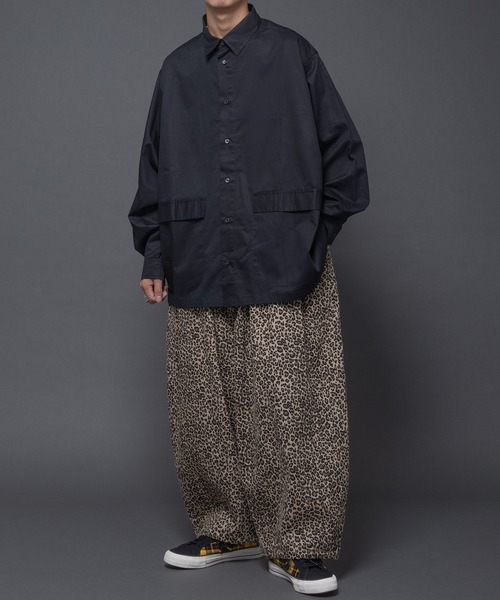 kutir（クティール）の「ワイドタックバルーンパンツ（その他パンツ・メンズ・ブラック/ベージュ/カーキ/その他・SMALL/MEDIUM/LARGE）」の7枚目の写真