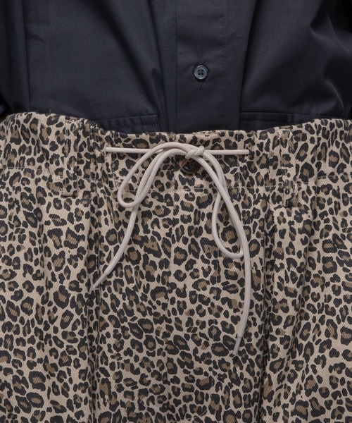 kutir（クティール）の「ワイドタックバルーンパンツ（その他パンツ・メンズ・ブラック/ベージュ/カーキ/その他・SMALL/MEDIUM/LARGE）」の8枚目の写真