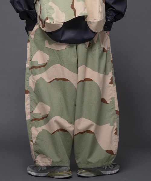 kutir（クティール）の「ワイドタックバルーンパンツ（その他パンツ・メンズ・ブラック/ベージュ/カーキ/その他・SMALL/MEDIUM/LARGE）」の20枚目の写真