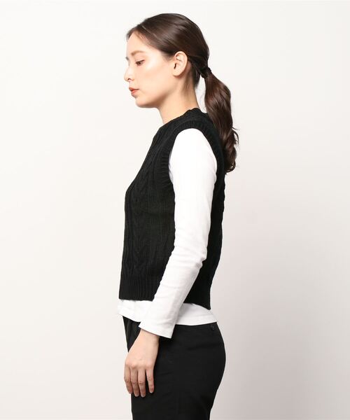 Figments(フィグメンツ)の「ケーブルニットベスト(ベスト・レディース・ブラック/グリーン・FREE)」の9枚目の写真