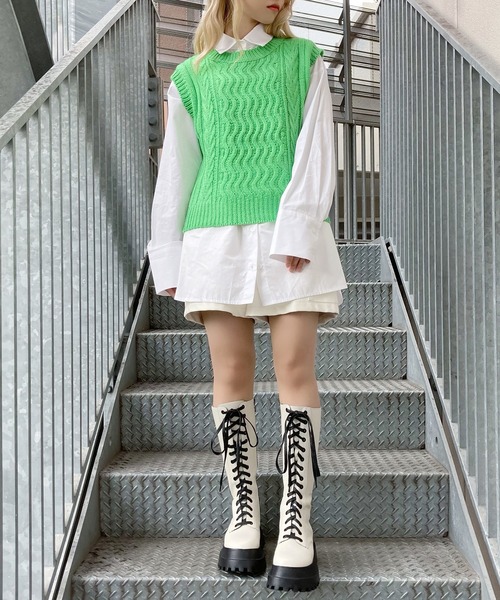 Figments(フィグメンツ)の「ケーブルニットベスト(ベスト・レディース・ブラック/グリーン・FREE)」の5枚目の写真