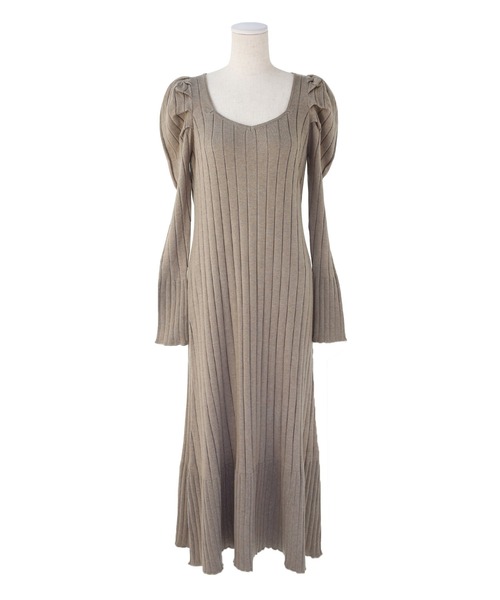 MIELI INVARIANT(ミエリインヴァリアント)の「Puff Shoulder Knit Dress(ワンピース・レディース・ブラック/ベージュ/ブルー・FREE)」の10枚目の写真