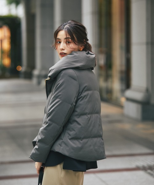 un dix cors（アンディコール）の「リッチ感漂う本命アウター　シームレスショールカラーダウン（ダウンジャケット/コート・レディース・ブラック/チャコールグレー/ベージュ・FREE）」の9枚目の写真