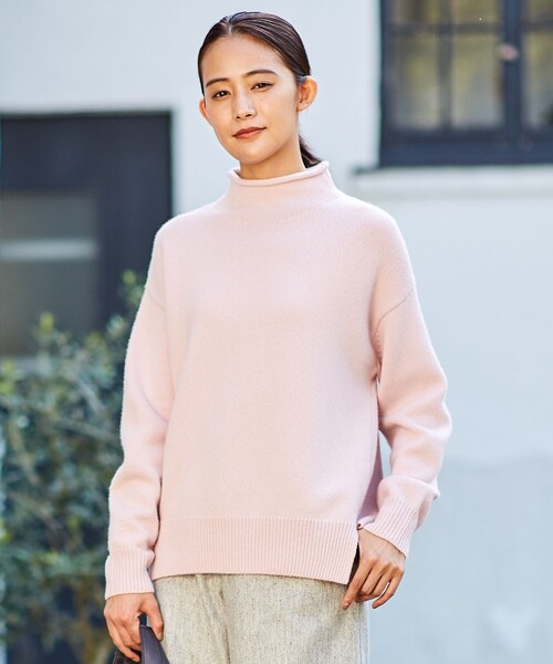 J.PRESS(ジェイプレス)の「【洗える】MERINO CASHMERE ロールネック ニット(ニット/セーター・レディース・ふじ色系/ベージュ系/アイボリー系/ピンク系/サックスブルー系・T13/T15)」の5枚目の写真