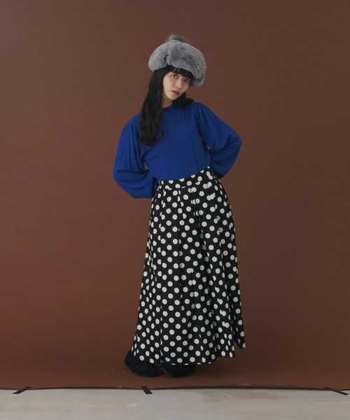 MERLOT（メルロー）の「たっぷり袖フリルニット（ニット/セーター・レディース・ブラック/ブルー/レッド/ナチュラル・FREE）」の9枚目の写真