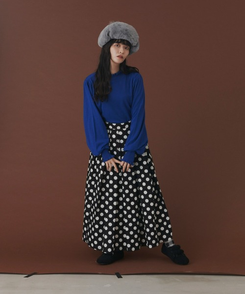 MERLOT（メルロー）の「たっぷり袖フリルニット（ニット/セーター・レディース・ブラック/ブルー/レッド/ナチュラル・FREE）」の10枚目の写真