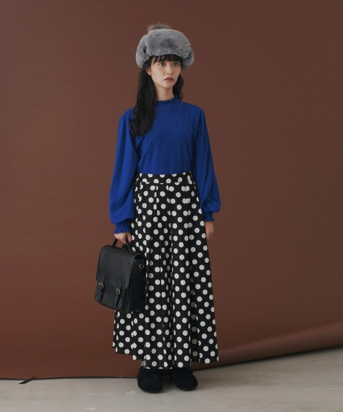 MERLOT（メルロー）の「たっぷり袖フリルニット（ニット/セーター・レディース・ブラック/ブルー/レッド/ナチュラル・FREE）」の12枚目の写真