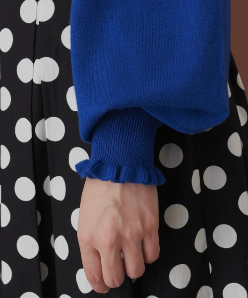 MERLOT（メルロー）の「たっぷり袖フリルニット（ニット/セーター・レディース・ブラック/ブルー/レッド/ナチュラル・FREE）」の15枚目の写真