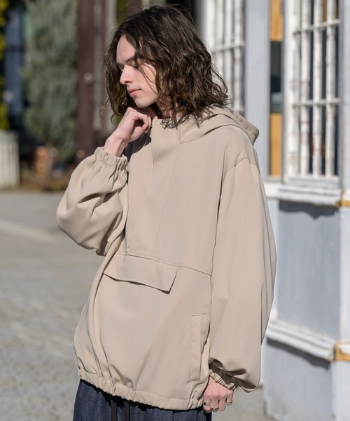 CASPER JOHN（キャスパージョン）の「Drape anorak/ドレープアノラック（その他トップス・メンズ・ブラック/ベージュ・SMALL/MEDIUM/LARGE）」の2枚目の写真