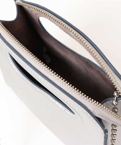 cache cache（カシュ カシュ）の「カシュカシュ cachecache / アシンメトリーくり手ミニチェーンショルダー（ショルダーバッグ・レディース・ブラック/レッド/シルバー/アイボリー/ラベンダー/ベージュ系その他・FREE）」の8枚目の写真