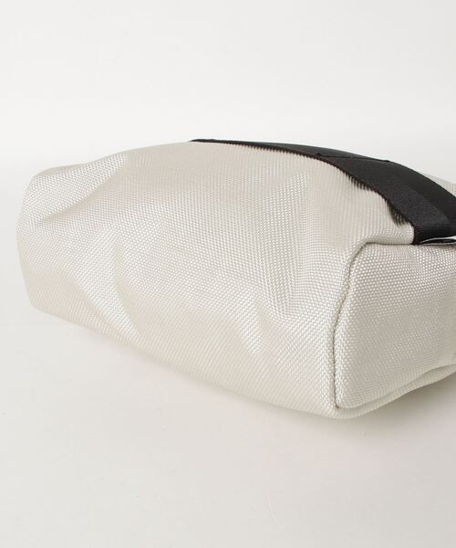 BRIEFING（ブリーフィング）の「2WAY POUCH/2ウェイポーチ（ポーチ・レディース・ブラック×ホワイト・FREE）」の4枚目の写真