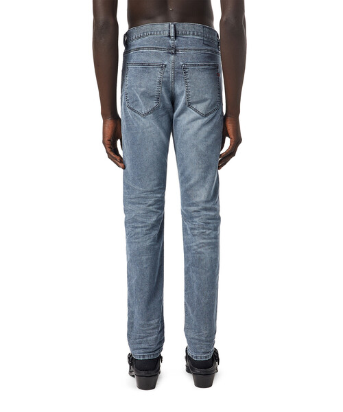 DIESEL(ディーゼル)の「DIESEL SS22 メンズ デニム ジョグジーンズ スリムフィット サステナブル(デニムパンツ・メンズ・インディゴブルー・30inch/28inch/34inch/32inch/26inch/36inch)」の16枚目の写真