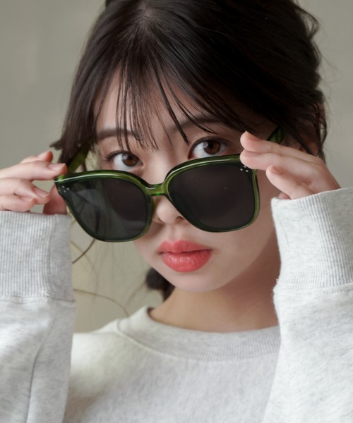 SPINNS（スピンズ）の「ビッグキャットアイ サングラス/太フレーム/UVカット/ユニセックス（サングラス・メンズ・ブラック/グリーン・ONESIZE）」の2枚目の写真