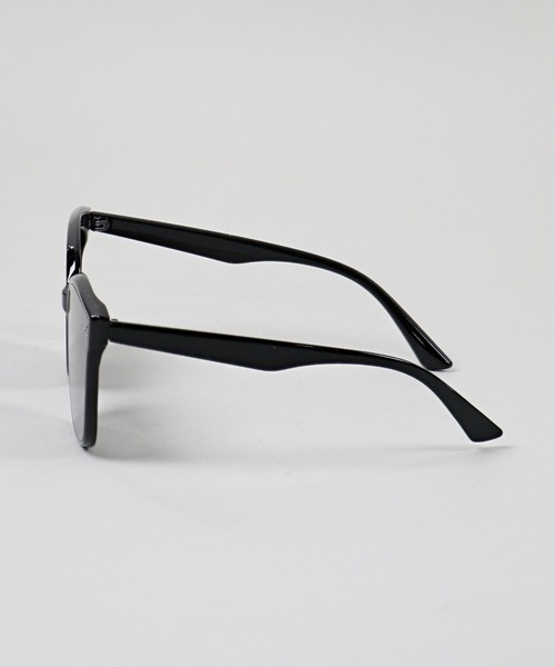 SPINNS（スピンズ）の「ビッグキャットアイ サングラス/太フレーム/UVカット/ユニセックス（サングラス・メンズ・ブラック/グリーン・ONESIZE）」の8枚目の写真