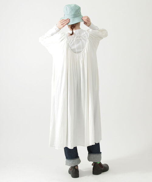 BEAMS BOY(ビームスボーイ)の「BEAMS BOY / ジャージー ギャザー ワンピース(ワンピース・レディース・ブラック/オフホワイト・FREE)」の18枚目の写真