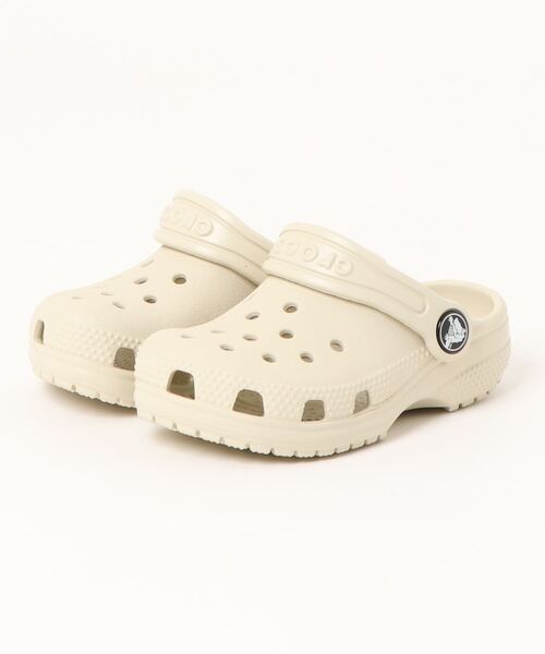 crocs(クロックス)の「クロックス クラシック クロッグ トドラー サンダル / crocs Classic Clog Toddler Sandal(サンダル・キッズ・ホワイト/ブラック/パープル/ネイビー/レッド/ピンク/オレンジ/ブルー/グリーン/ブルー系その他/イエロー系その他/レモンイエロー/ブルー系その他3/ブルー系その他2/オレンジ系その他3/グリーン系その他4/ピンク系その他6/レッド系その他/ベージュ/ピンク系その他7/ブルー系その他4・15cm/14cm/16.5cm/17.5cm/15.5cm)」の4枚目の写真